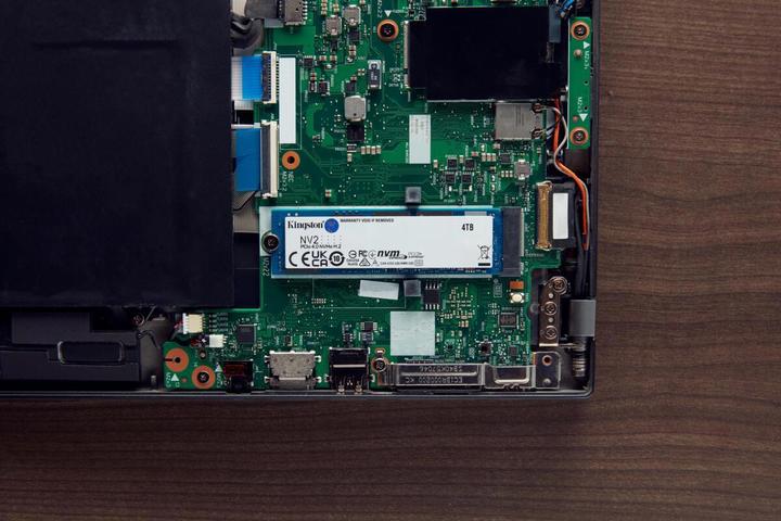 Actual product image Kingston NV2 (4000 GB, M.2 2280)