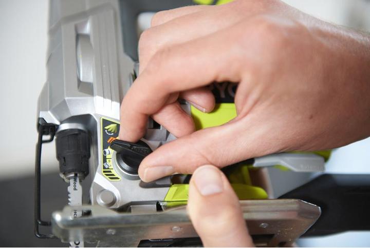 Image du produit Ryobi Scie pendulaire avec étui et puzzle