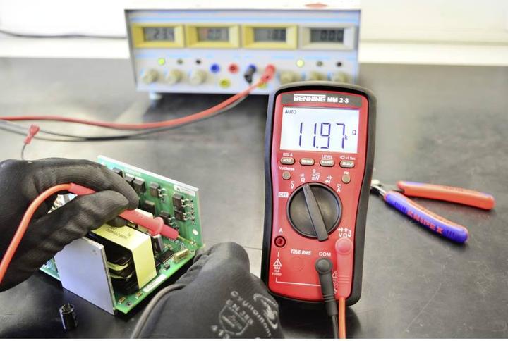 Produktbild Benning BENN Digitale Multimeter (CAT IV 300V)