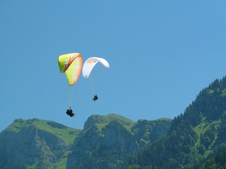 Image du produit Smartbox Vol en parapente jusqu'à 40 minutes au-dessus du lac des Quatre-Cantons (1 pers.)