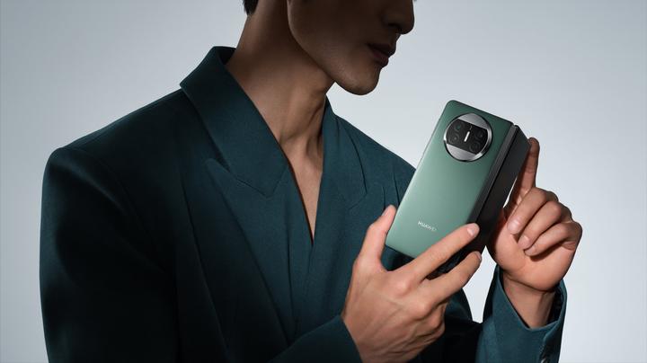 Actual product image Huawei Mate X3 (512 GB, Dark green, 7.85", Dual SIM, 50 Mpx, 4G)