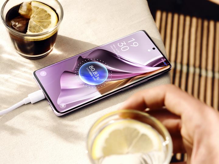 Produktbild OPPO Reno 10 Pro (256 GB, Glossy Purple, 6.70", Dual SIM, 50 Mpx, 5G)