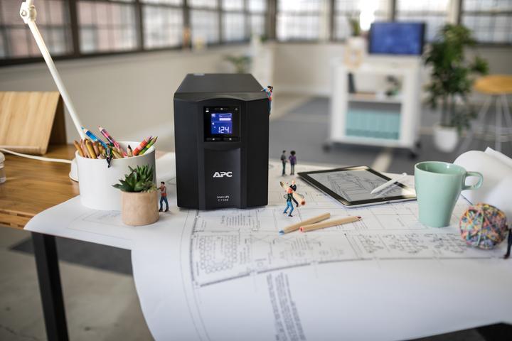 Image du produit APC Smart-UPS (1500 VA, 900 W, Line-interactive Onduleur)