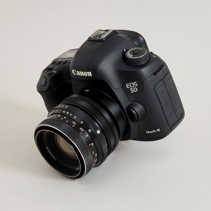 Immagine prodotto Urth Adattatore per obiettivo: Compatibile con l'obiettivo Pentacon Six (P6) e il corpo macchina Canon