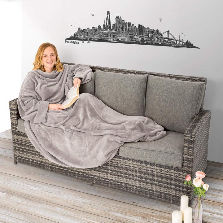 Actual product image tectake 2x cuddly blanket with sleeves (200 x 170 cm)