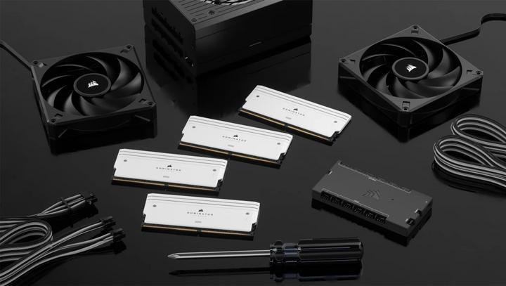 Produktbild Corsair Dominator Titanium (2 x 24GB, 7000 MHz, DDR5-RAM, DIMM)