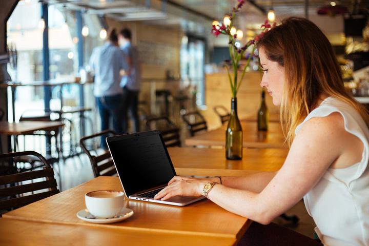 Produktbild Targus magnetischer Blickschutzfilter für MacBooks (13.30", 16 : 9)