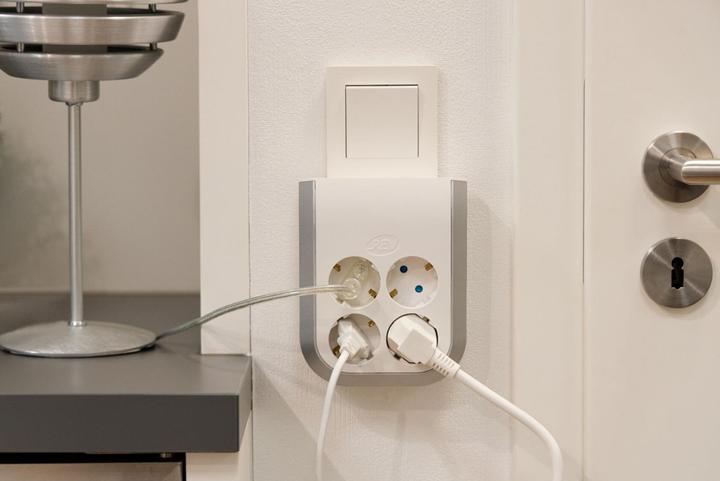 Actual product image REV MultiPower (4 x, CEE 7/3)