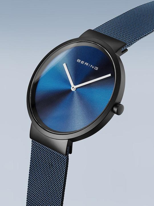 Actual product image Bering Classic (Analogue wristwatch, 39 mm)