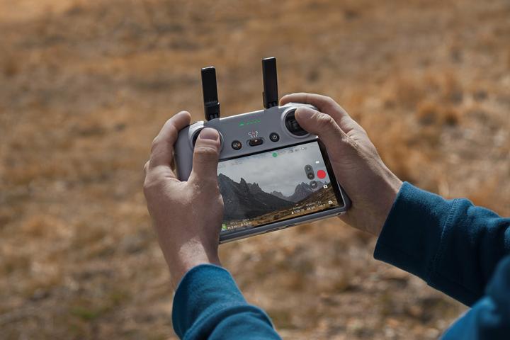 Produktbild DJI RC 2 (Drohnen Fernsteuerung, DJI Air 3)