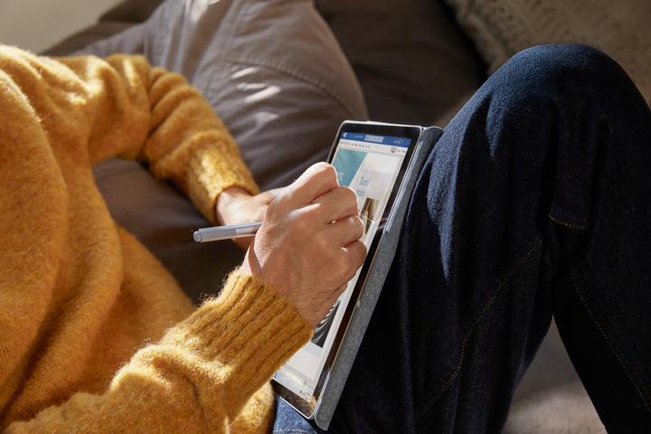 Produktbild Microsoft Surface Go 2 (4G, 10.50", 128 GB, Platin)