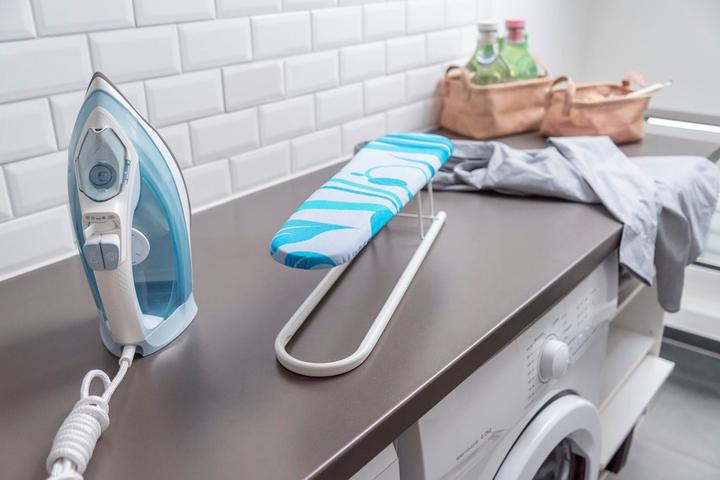 Actual product image Wenko Sleeve ironing board (52 x 11 cm)