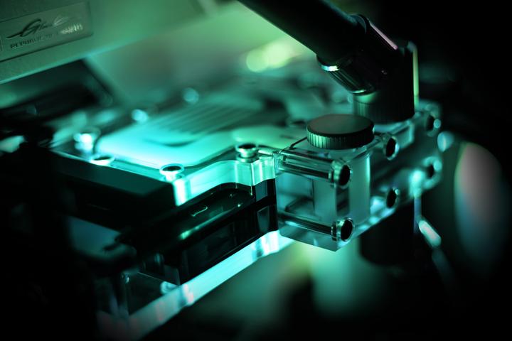 Produktbild EKWB EK-Quantum Vector Trinity RTX 3080/3090 Active Backplate D-RGB - Plexi