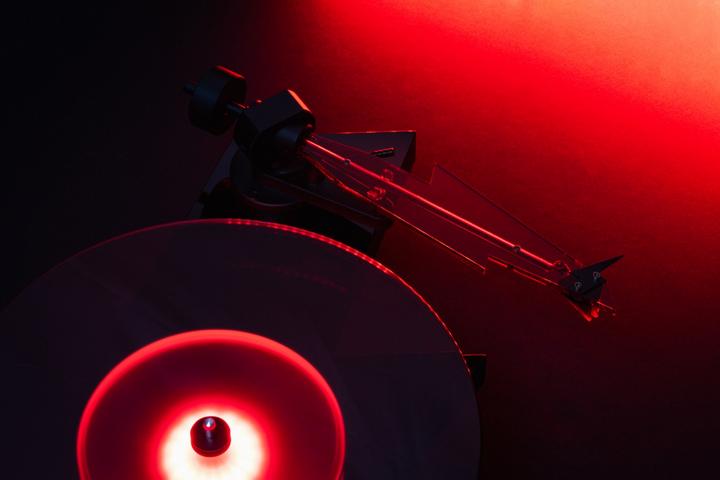Produktbild Pro-Ject AC/DC Turntable Artist Collection -