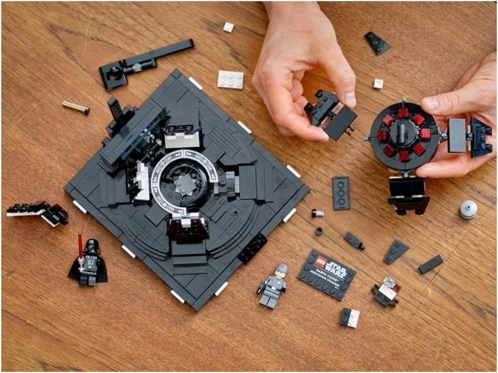 Image du produit LEGO Dark Vador - Chambre de méditation (75296, LEGO difficiles à trouver)