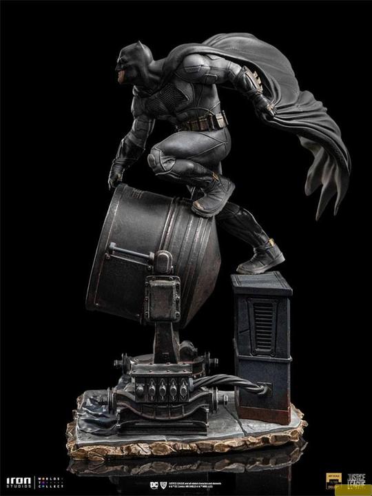 Produktbild Iron Studios Zack Snyder's Justice League Deluxe Art Scale Statue 1/10 Batman on Batsignal 28 cm