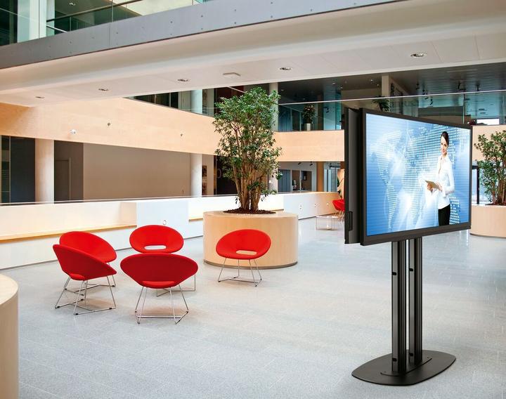 Actual product image Vogels PUC 2718 Stand profile, 180 cm, black (100", 160 kg)