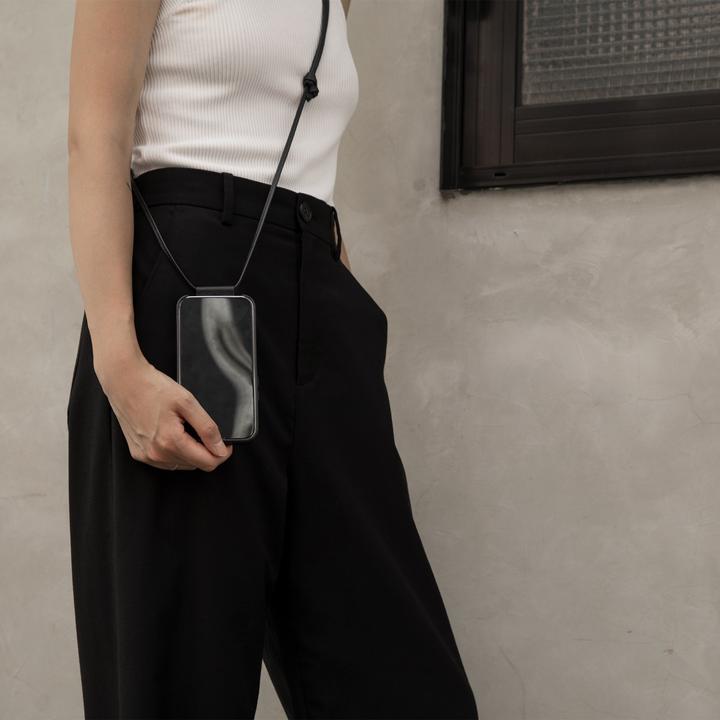 Actual product image Native Union Sling for iP 13 Case Leather Black