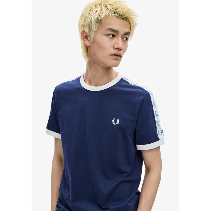 Produktbild Fred Perry T-Shirt mit kontrastfarbenen Bündchen und Streifen (XL)