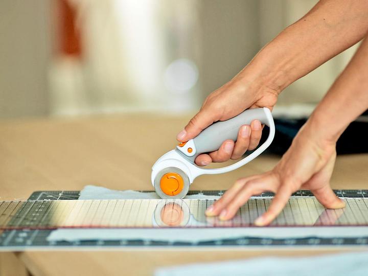 Actual product image Fiskars Titanium rolling knife (Cutters)