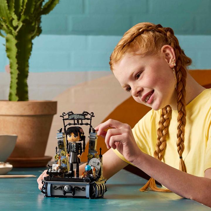 Actual product image LEGO Wednesday Addams construction figure (76780, LEGO Wednesday)