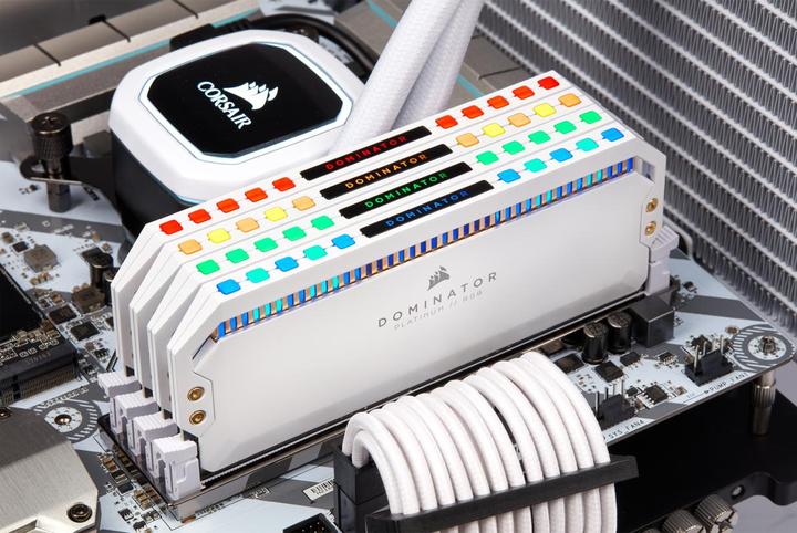 Produktbild Corsair Dominator Platinum RGB (4 x 8GB, 3200 MHz, DDR4-RAM, DIMM)