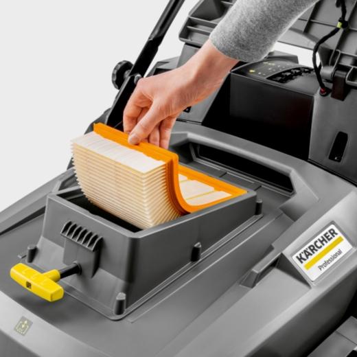 Produktbild Kärcher Professional Kehrmaschine KM 70/30 C BP mit 2 Seitenbesen