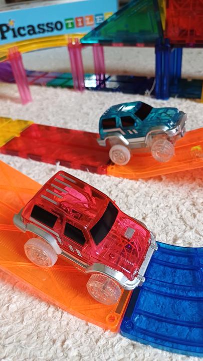 Produktbild PicassoTiles Race Car Track Set