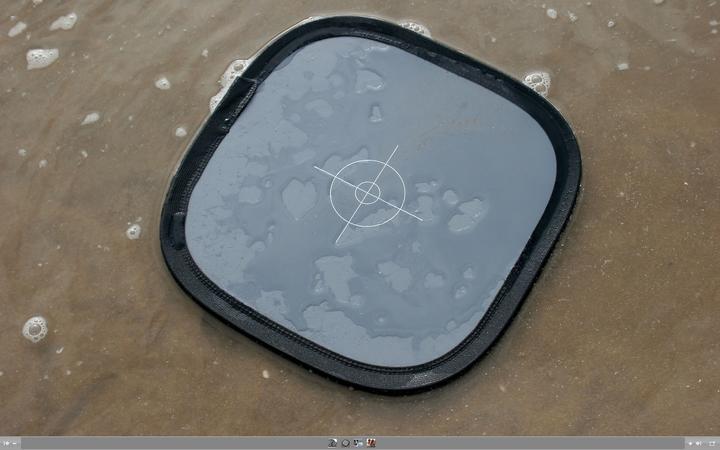 Actual product image Lastolite Folding grey card 50cm (50 cm, 50 cm)