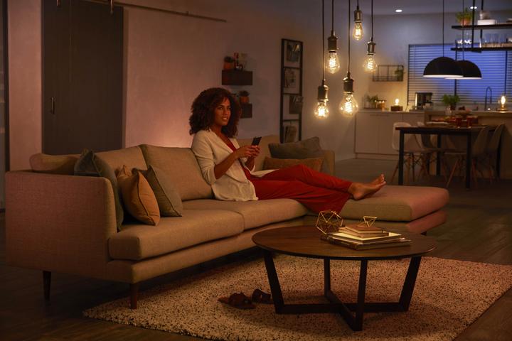 Produktbild Philips Hue White BT (E27, 7 W, 550 lm, 1 x, G)