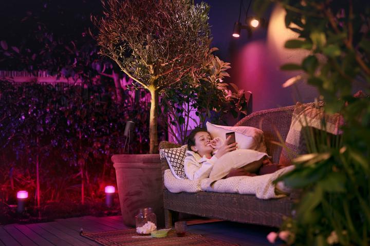 Produktbild Philips Hue Hue Lily Basic Set (DE Stecker) (640 lm, IP65)
