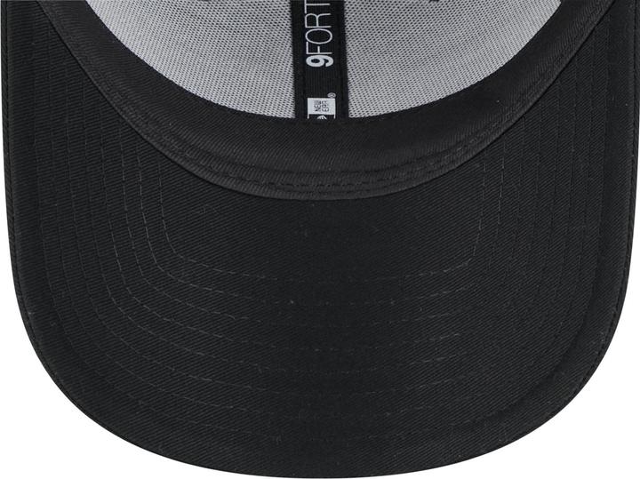 Actual product image New Era 9Forty Ladies Cap - Metallic New York Yankees Black