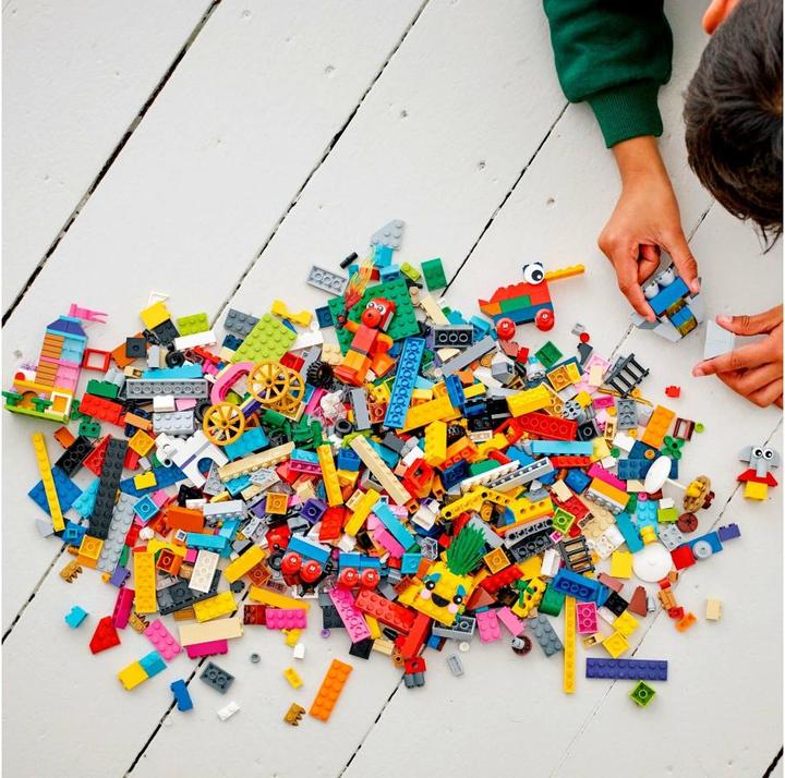 Actual product image LEGO Classic 11021 90 years of play fun (11021, LEGO Classic)