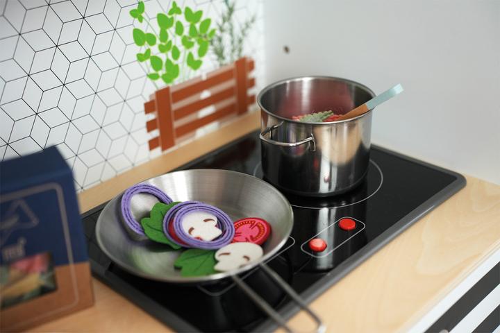 Actual product image small foot Pasta cooking set
