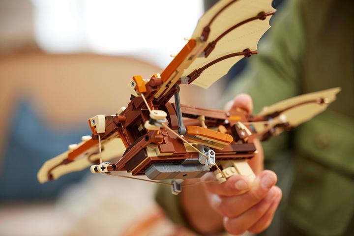 Actual product image LEGO Die Flugmaschine von Leonardo da Vinci (10363, LEGO Icons)