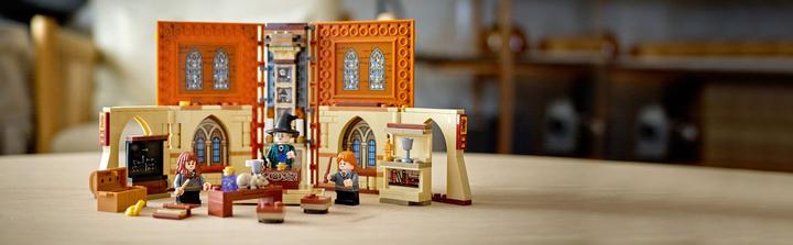 Actual product image LEGO Hogwarts Moment: Transformation Class (76382, LEGO Harry Potter)