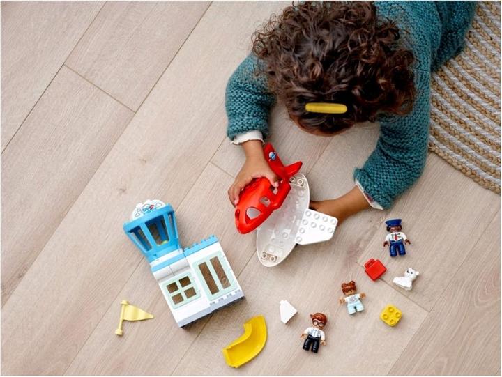 Image du produit LEGO Avion et aéroport (10961)