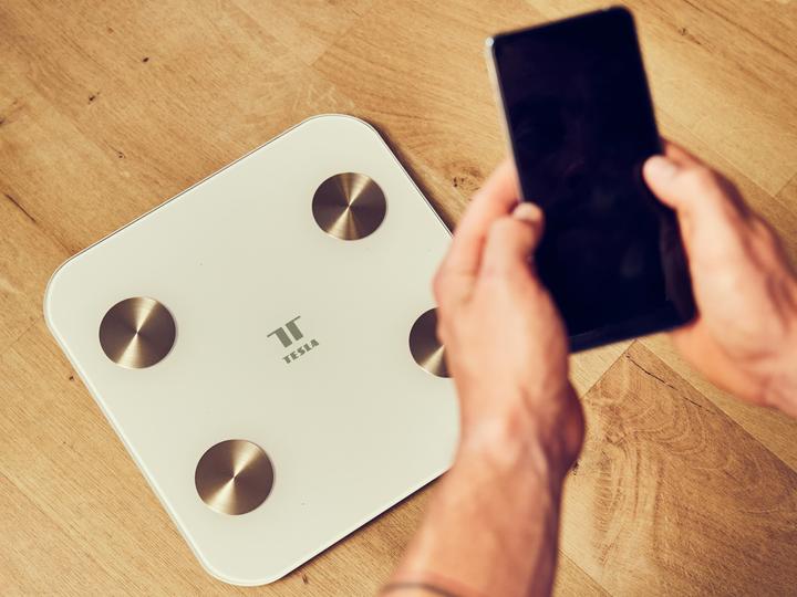 Produktbild Tesla Smart Personal Scales (TSL-HC-F48E-W) (180 kg)