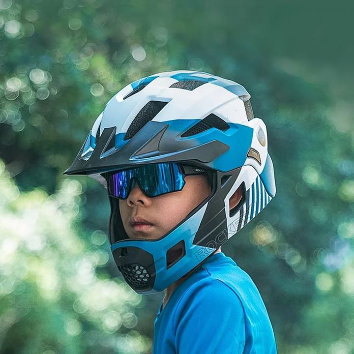 Immagine prodotto Rockbros 14110009001 occhiali da ciclismo polarizzati per bambini da 8 a 14 anni - nero e blu (Nero e blu, Nero-Blu)