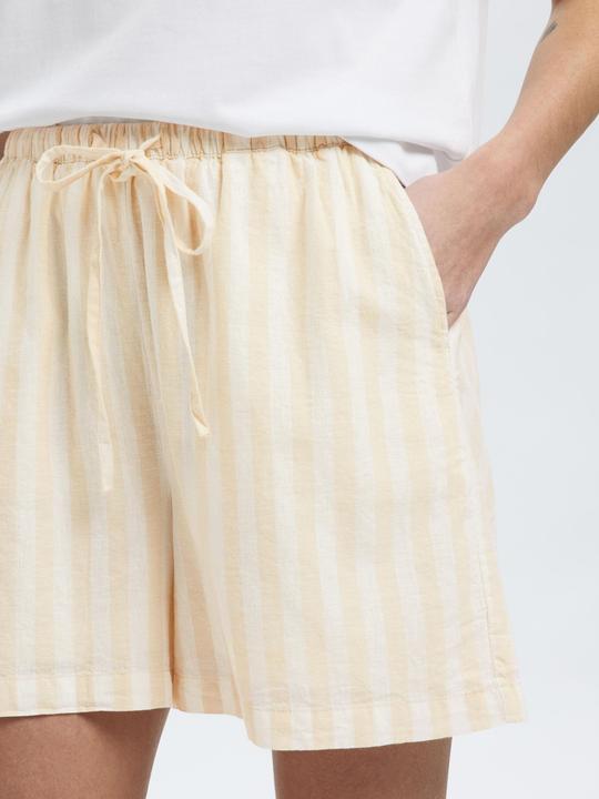 Actual product image Selected Femme Mid Waist Shorts aus Leinengemisch (40)