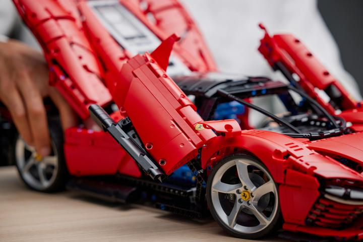 Produktbild LEGO Ferrari Daytona (42143, LEGO Technic)