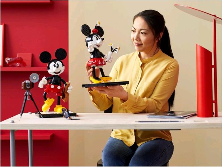 Actual product image LEGO Mickey Mouse and Minnie Mouse (43179, LEGO Disney, LEGO Rare Sets)