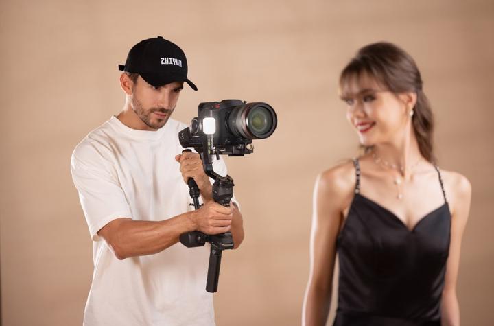 Actual product image Zhiyun Crane 4 Combo (Single-lens reflex camera, System camera, 6 kg)