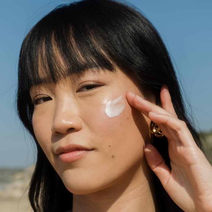 Actual product image Coola Suncare Classic Lotion Cucumber (Sun cream face, SPF 30, 50 ml, 50 g)