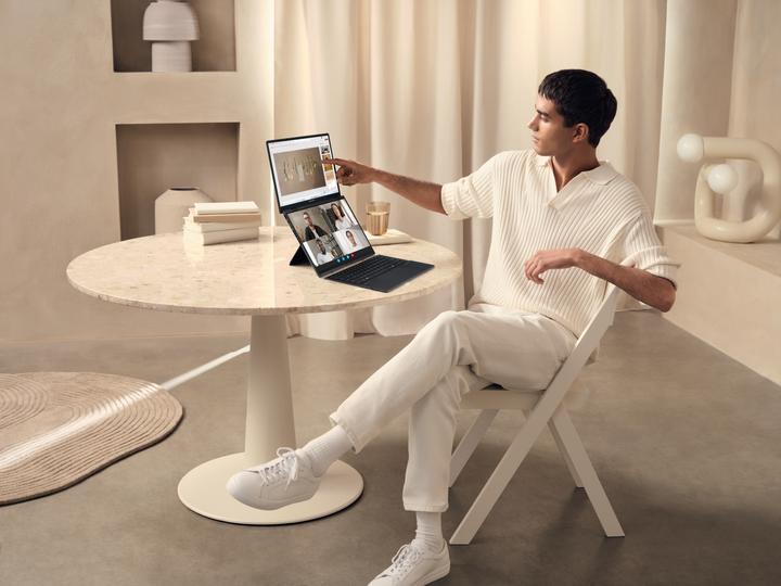 Actual product image ASUS Zenbook Duo (14", Intel Core Ultra 9 285H, 32 GB, 1000 GB, DE)