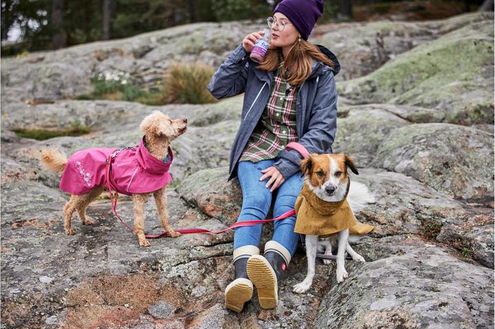 Actual product image Hurtta Monsoon V2 Eco Pink mackintosh, 65 cm (65, Dog raincoat)