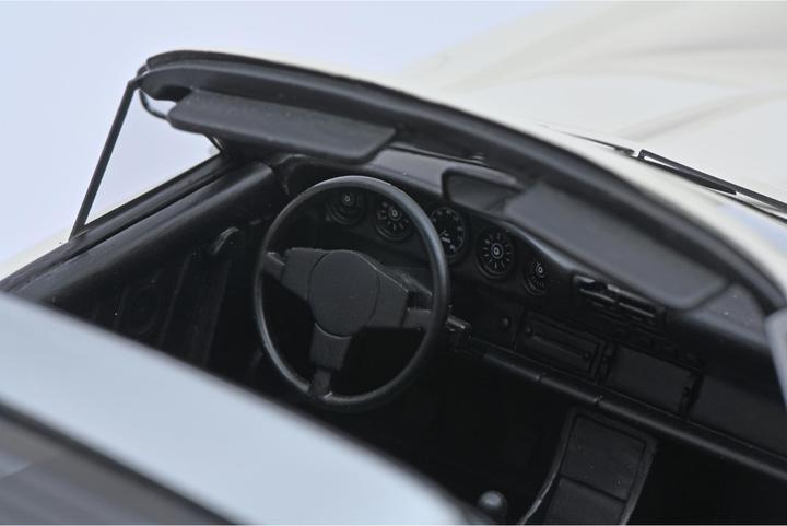 Produktbild Schuco Porsche 911 Targa weiss 1:18