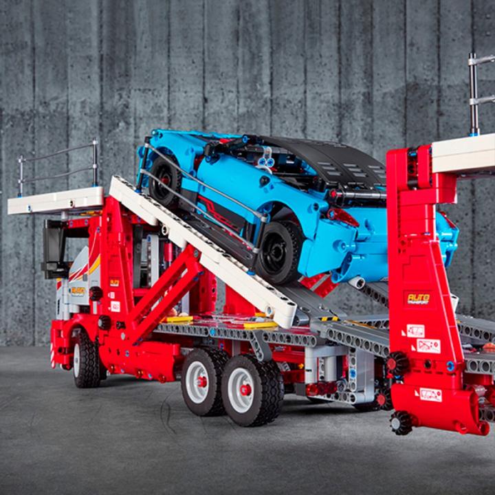 Actual product image LEGO car transporter (42098, LEGO Technic)
