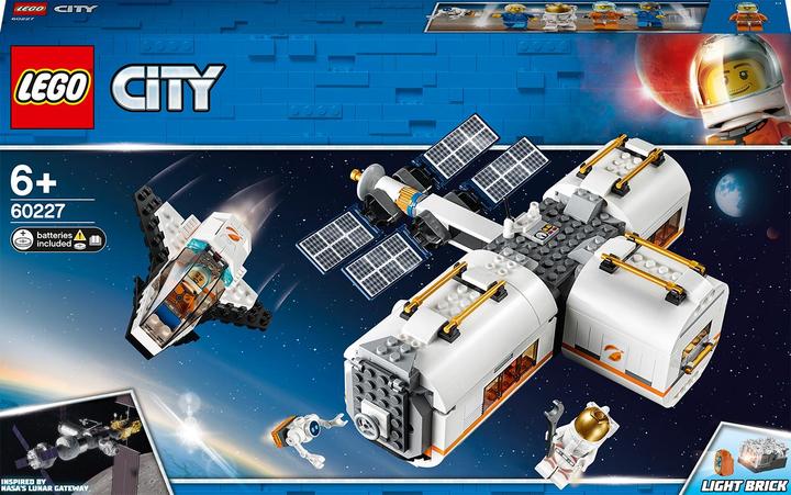 Actual product image LEGO Moon Space Station (60227, LEGO City)