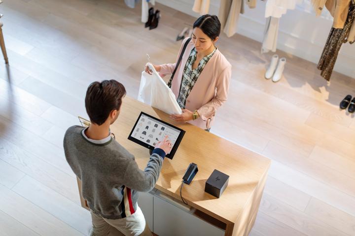 Image du produit HP Engage One AIO i5-7300U () RAM SSD WLAN bgn+BT 4.0 500nit Stand Adv. I/O Base Win10IoT